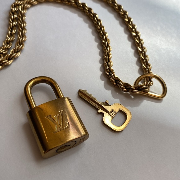 14K GF + LOUIS VUITTON lock & key necklaceš serial #322 - Picture 3 of 17